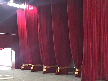 阻燃幕布定制的价格影响因素解析
